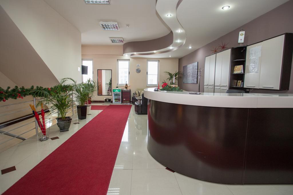 Sin-Kom Hotel Garni Pirot Exterior foto