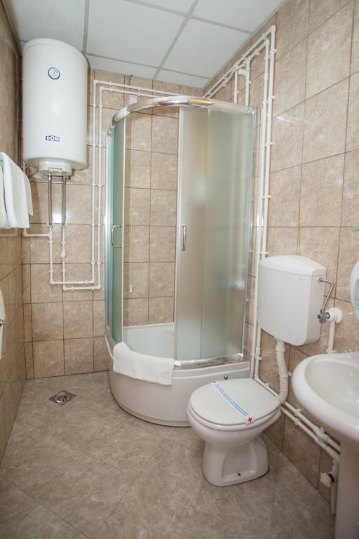 Sin-Kom Hotel Garni Pirot Zimmer foto